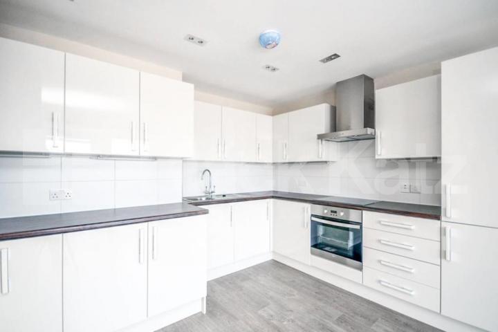 Modern 3 bedroom within a new development close to shoreditch Park Mintern Street, Shoreditch Park